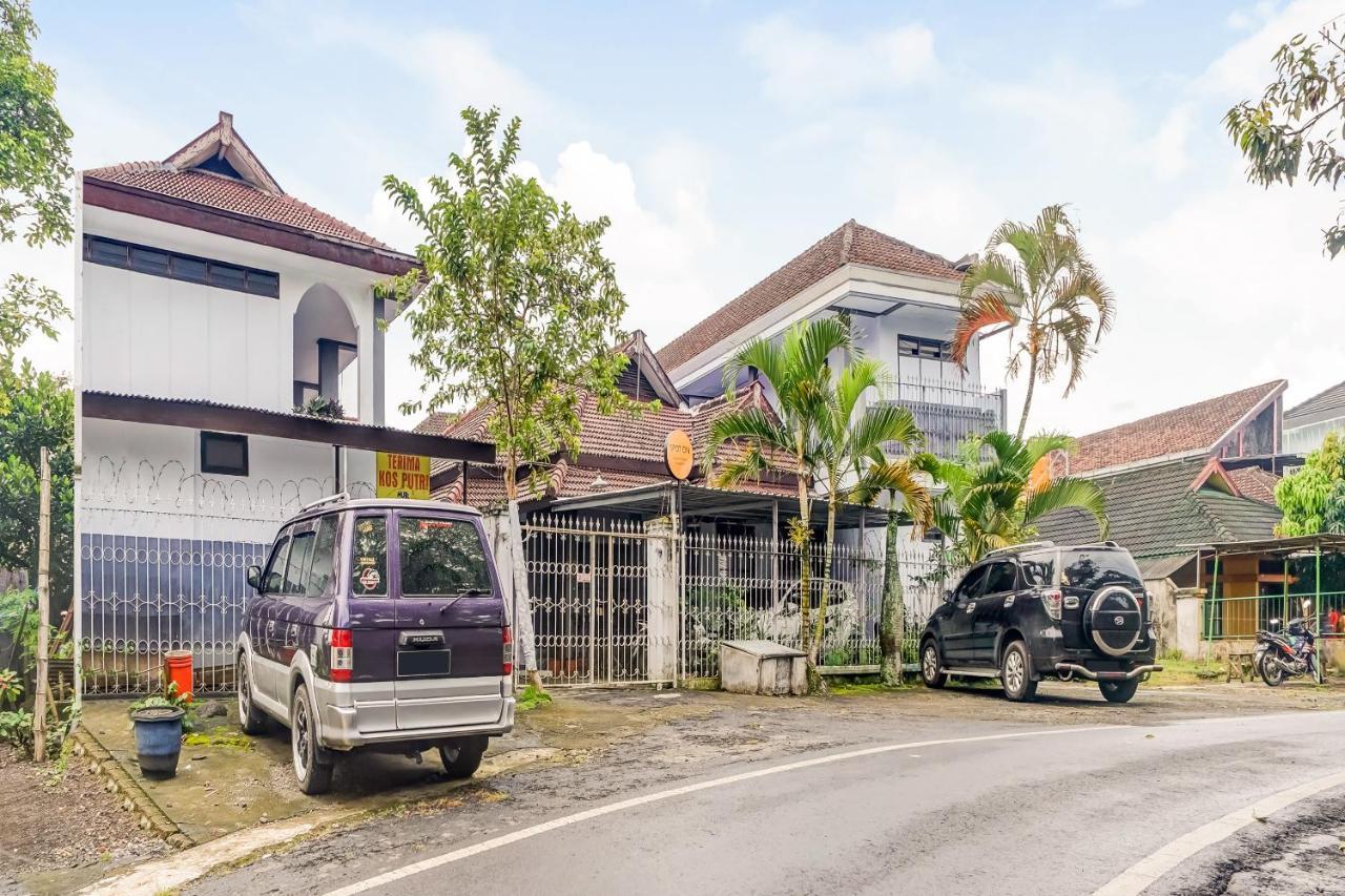 SPOT ON 90797 Sukun Syariah Homestay Malang Luaran gambar