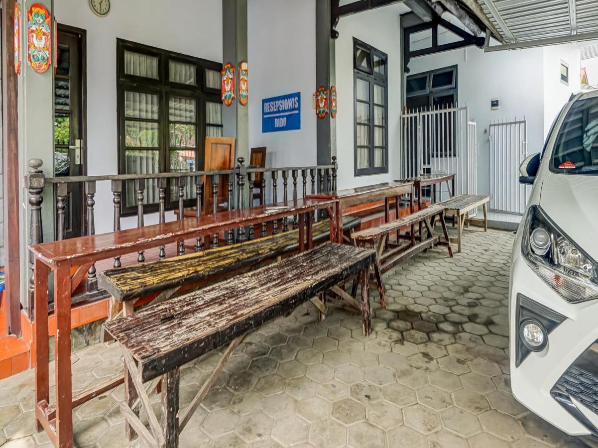 SPOT ON 90797 Sukun Syariah Homestay Malang Luaran gambar