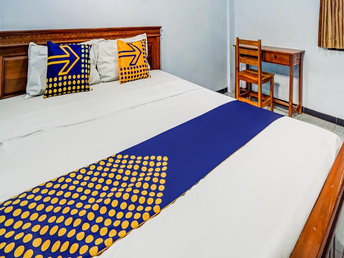 SPOT ON 90797 Sukun Syariah Homestay Malang Luaran gambar