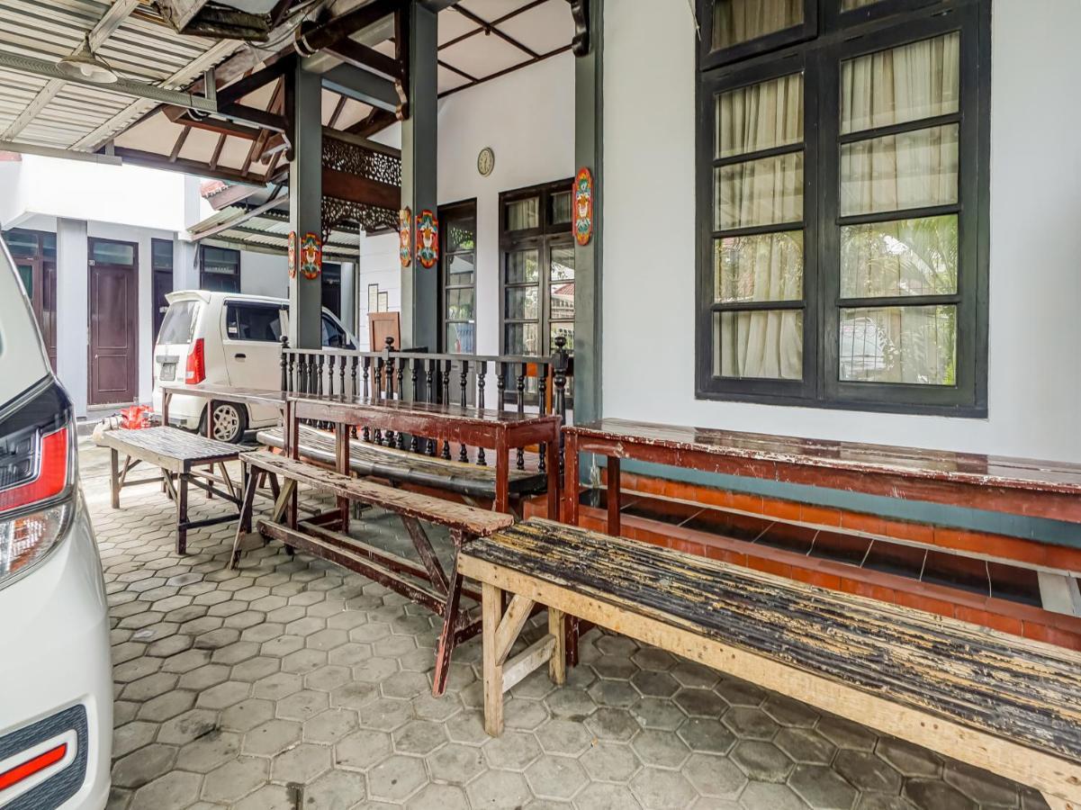 SPOT ON 90797 Sukun Syariah Homestay Malang Luaran gambar