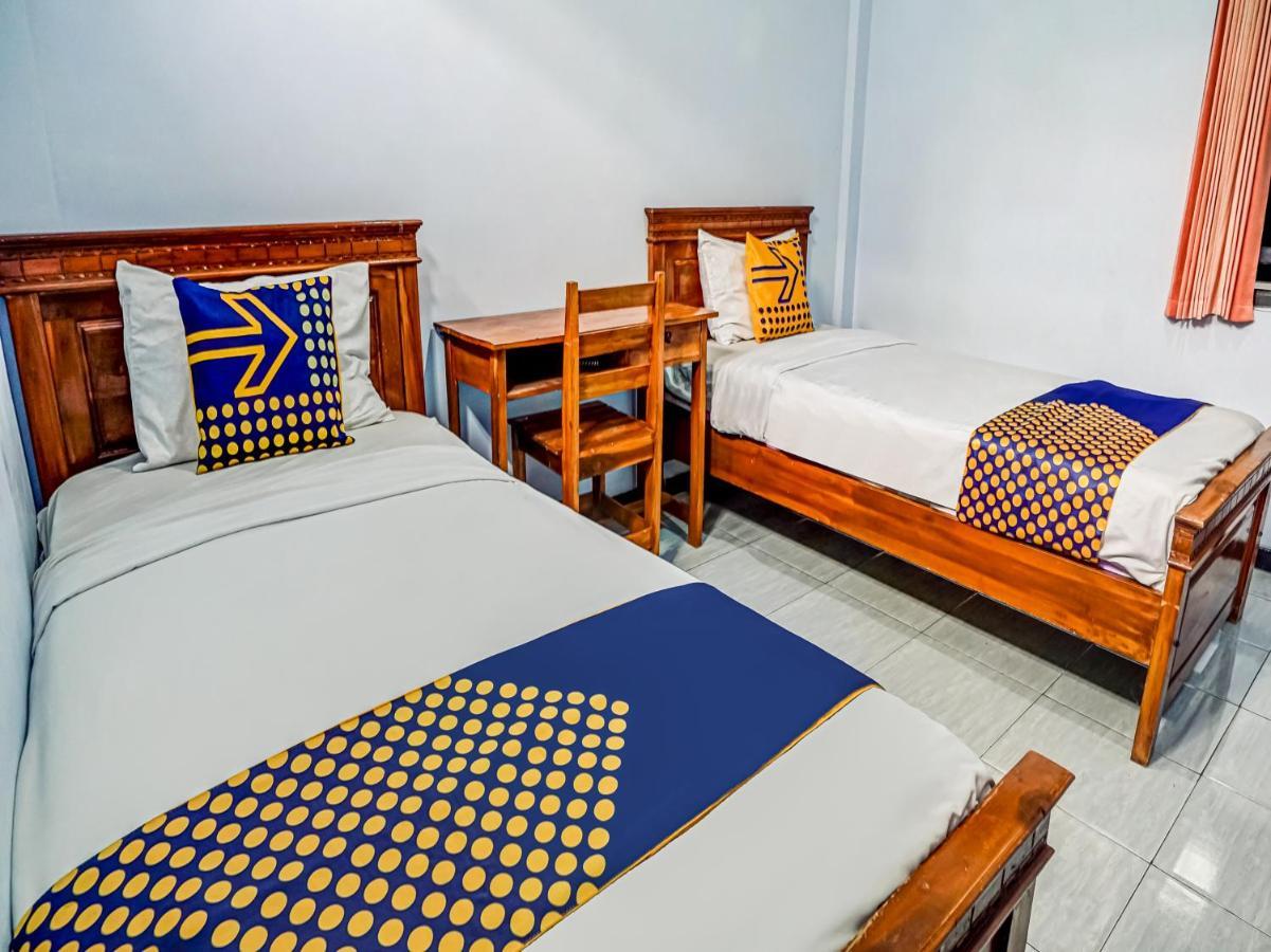 SPOT ON 90797 Sukun Syariah Homestay Malang Luaran gambar